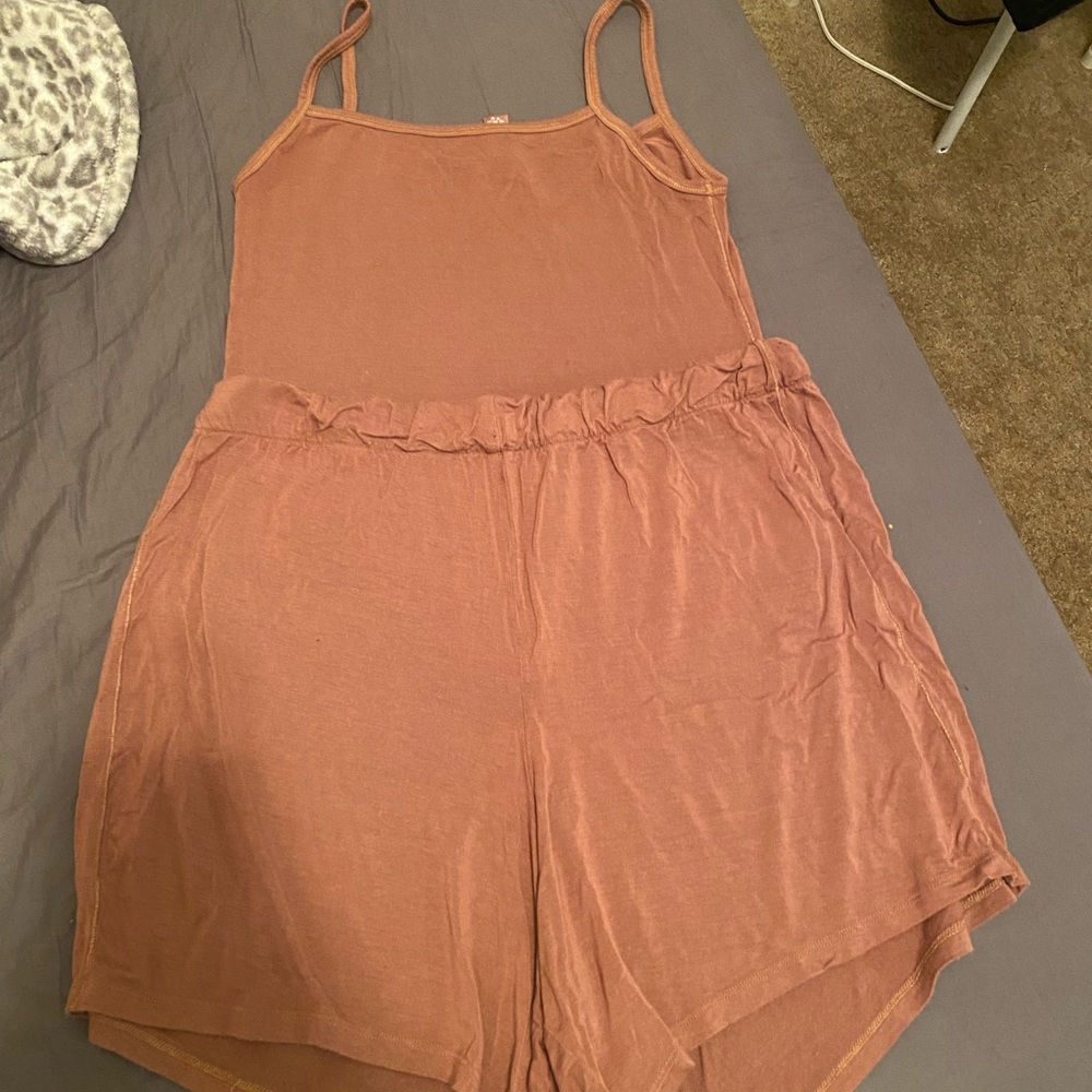 SKIMS sleep set in Sienna